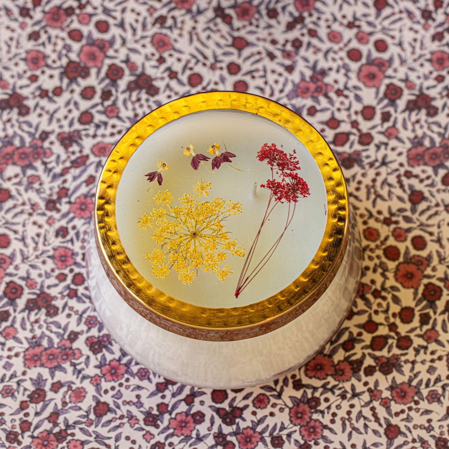 Signature Pressed Floral Candle - Spicy Apple