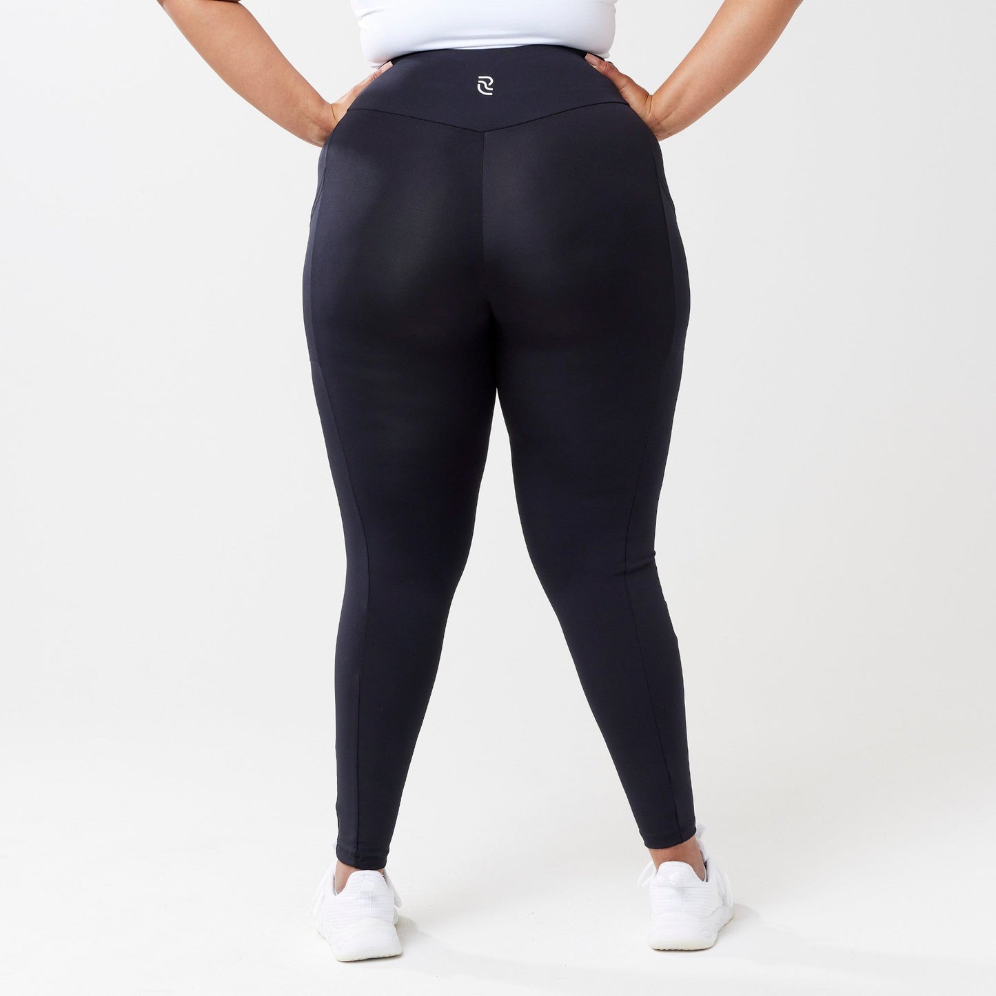 Risea - High-Rise with Pocket Leggings - Black
