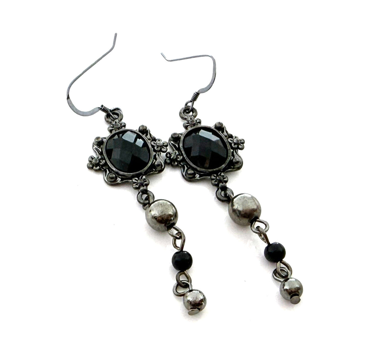 Bridgerton Inspired - Vintage Style Glass Pearl & Black Glass Drop Earrings