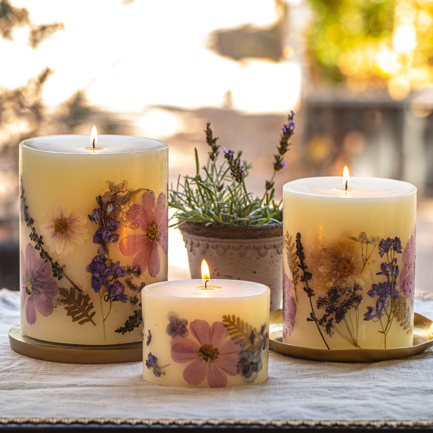 Signature Botanical Candle - Roman Lavender