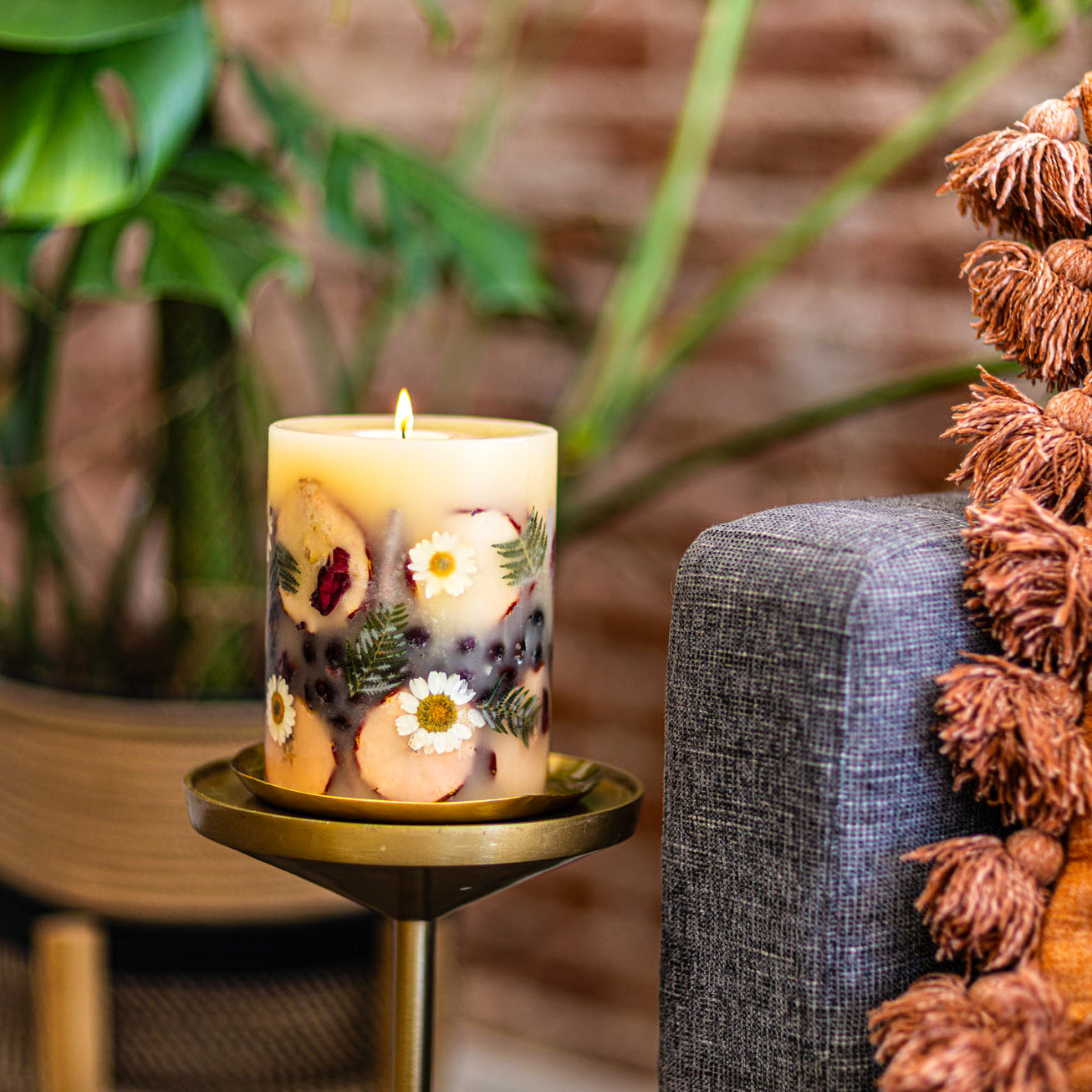 Signature Botanical Candle - Spicy Apple