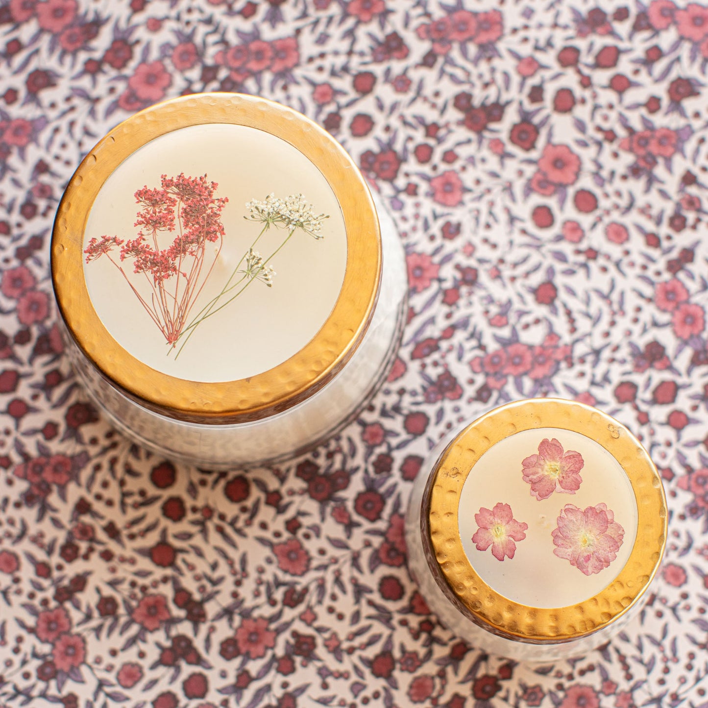 Petite Pressed Floral Candle - Spicy Apple