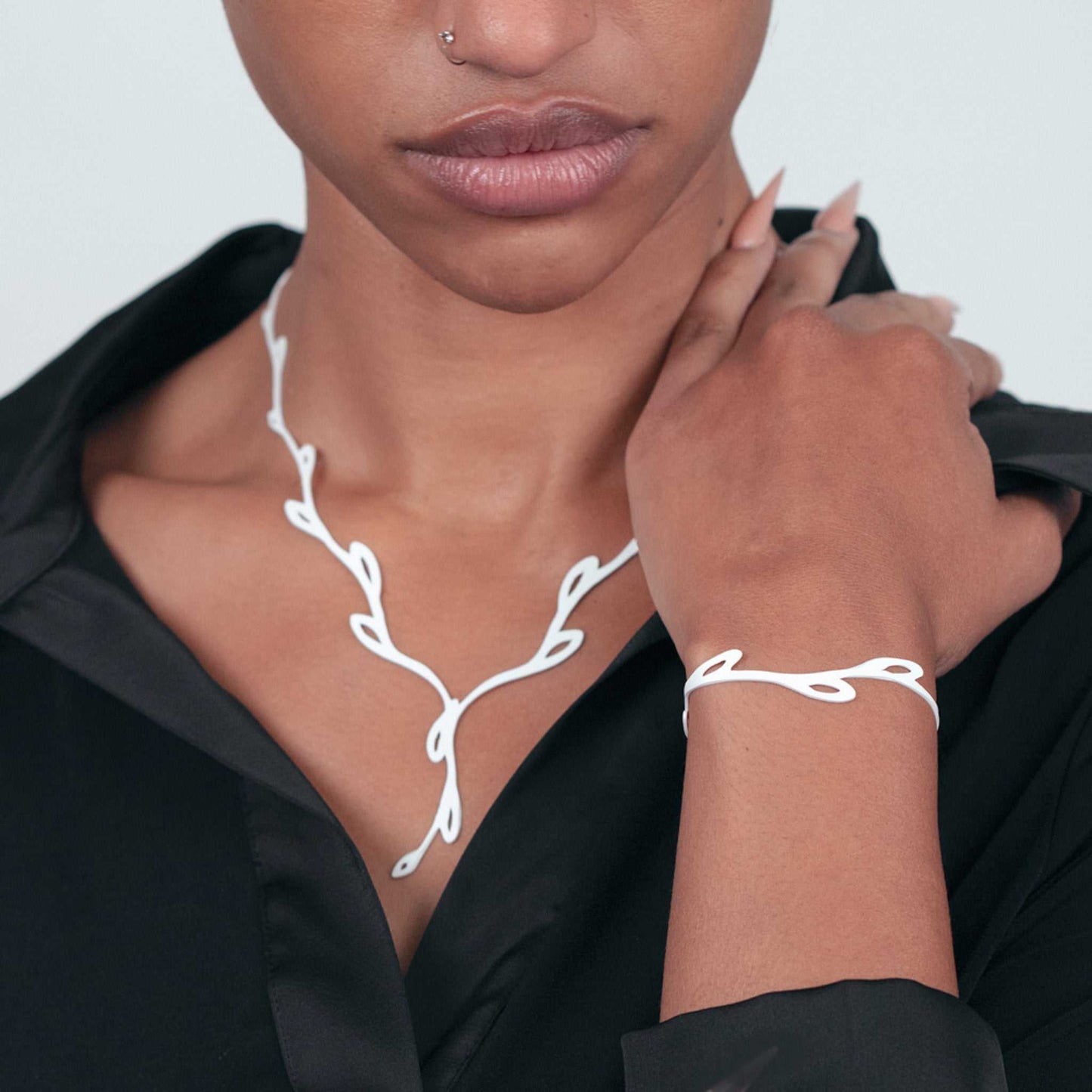 Sweet Ivy V Lariat Necklace