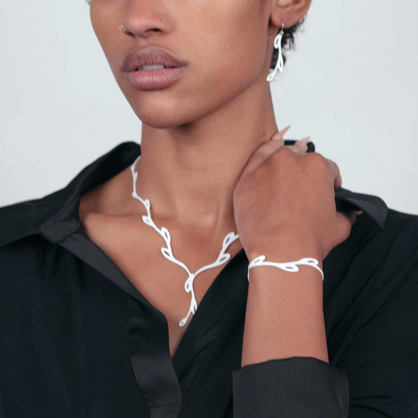 Sweet Ivy V Lariat Necklace