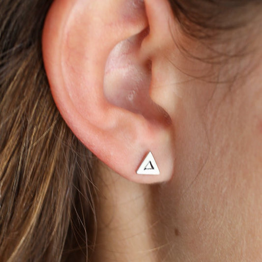 Light triangle studs